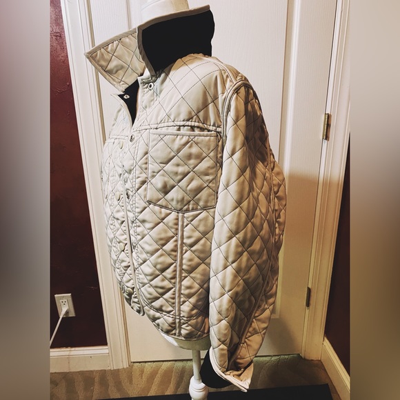 Black/Tan Reversible Quilted Jacket with Snap Closure - Picture 6 of 7